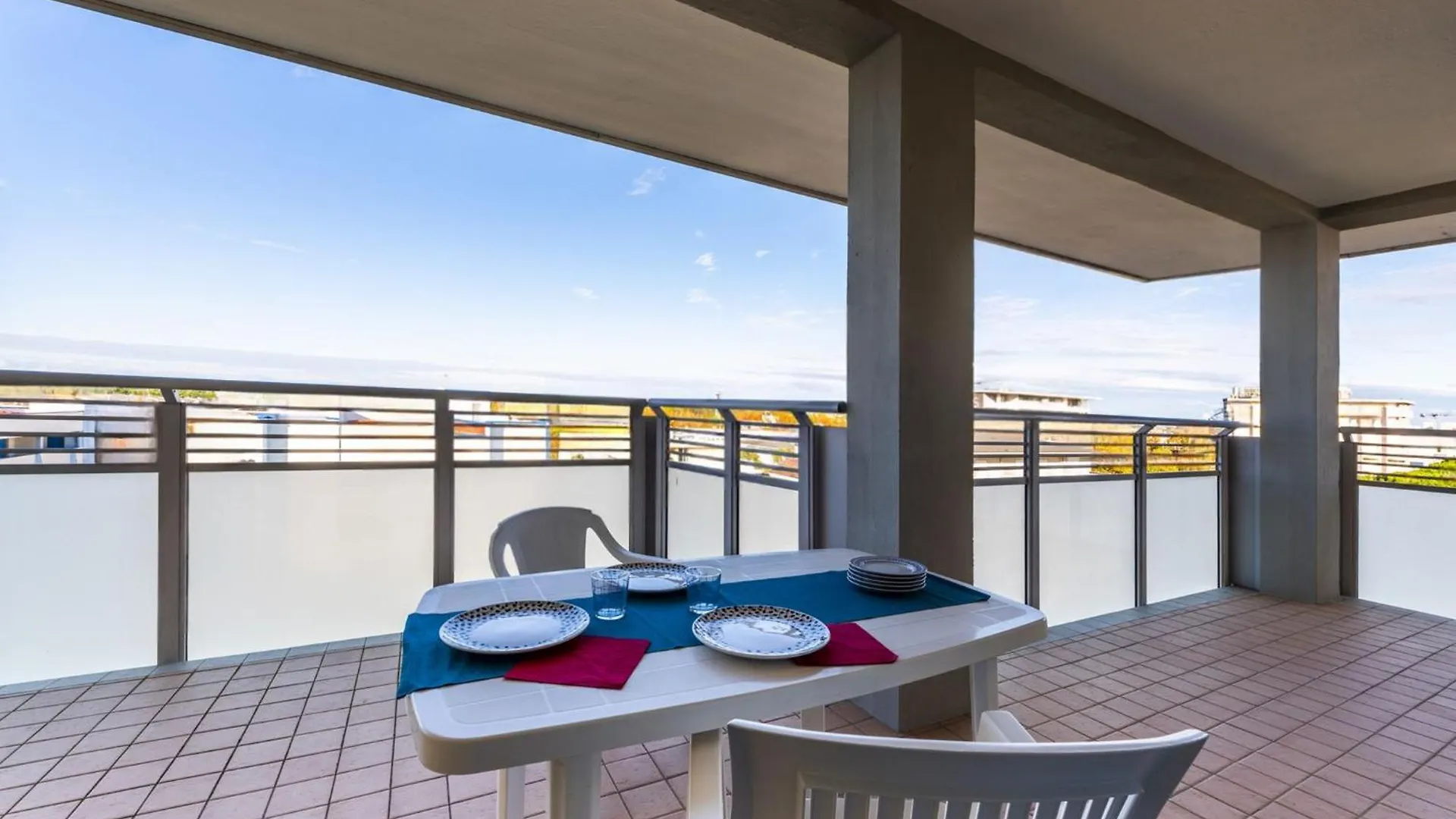 Top Floor Apartment With Terrace In Bibione 0*,